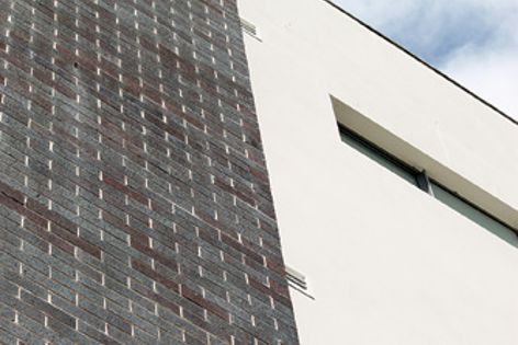 PGH’s standard-sized SuperLite brick is approximately 20% lighter than comparable brick products.