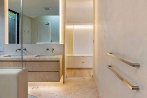 Sweedy Homes, winner of HIA SA Bathroom of the Year 2022, features HACCP-certified Dulux Creativo Microcement. Photograph: courtesy Sweedy Homes and Azu Bespoke Finishes.