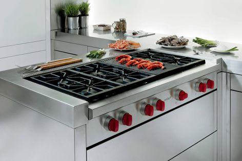Multiple cooking functions are offered by Wolf Sealed Burner rangetops.