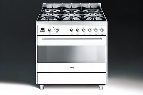 C9 freestanding oven by Smeg
