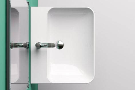 The washbasins in the Green collection feature curved surfaces that allow water to flow naturally and help make cleaning easy.