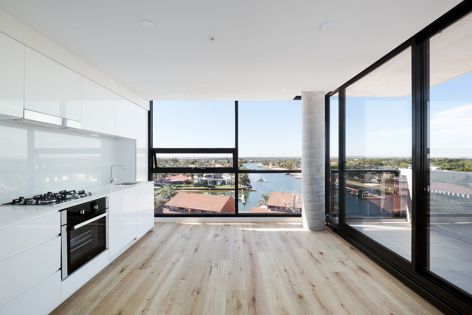 Glasswork’s Optitherm low-E glass, which is suitable for multi-residential dwellings, was installed at Pier 1 Apartments. Photography: Emma Cross.