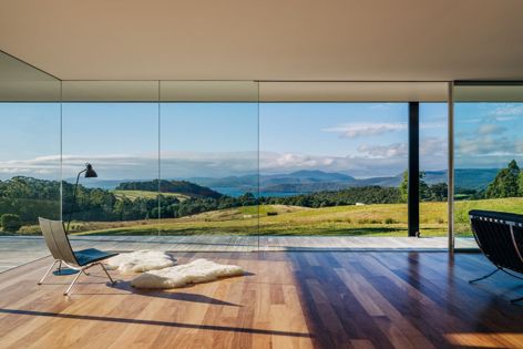 Big River Group’s spotted gum ArmourFloor was chosen for the walls and floors of the Koonya Pavilion in Tasmania due to its natural warmth and bold grain pattern.