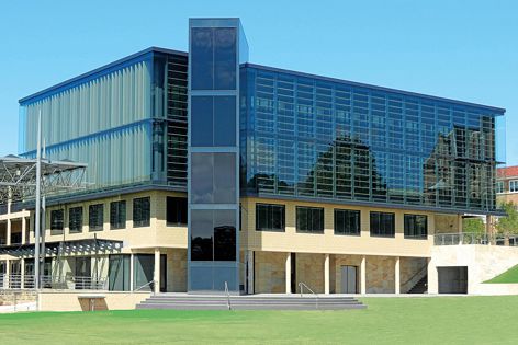 Specialty louvres were installed both horizontally and vertically at Newington College.