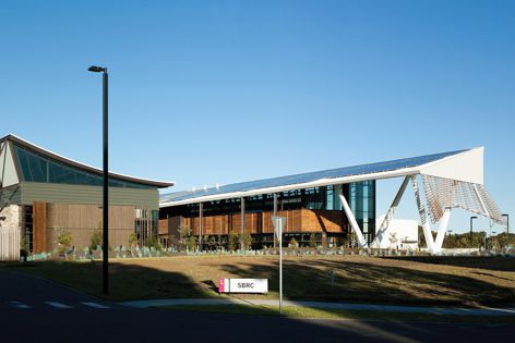 Everbright E610 Ice White panels were used recently at the University of Wollongong’s Sustainable Buildings Research Centre (SBRC). Project architect: Cox Architects. Project builder: Baulderstone.
